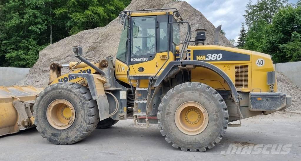 Komatsu WA 380 Gumikerekes homlokrakodók