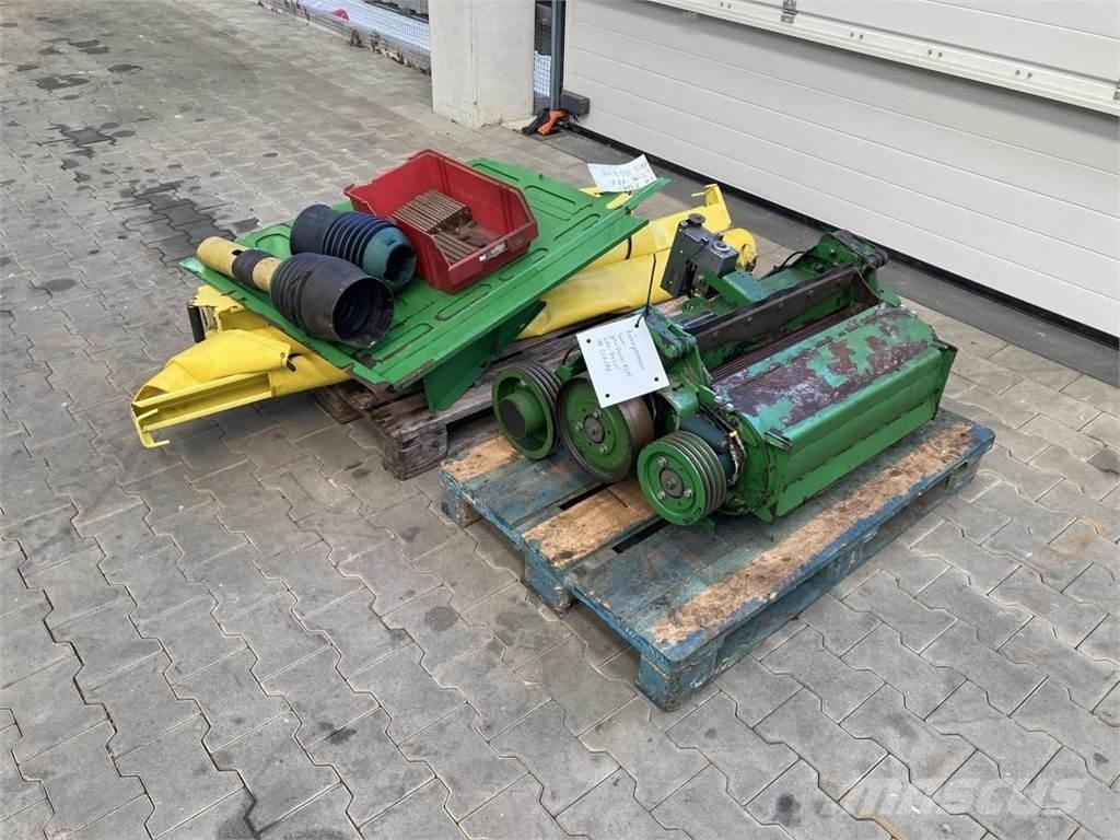 John Deere 8300 Önjáró szecskázók