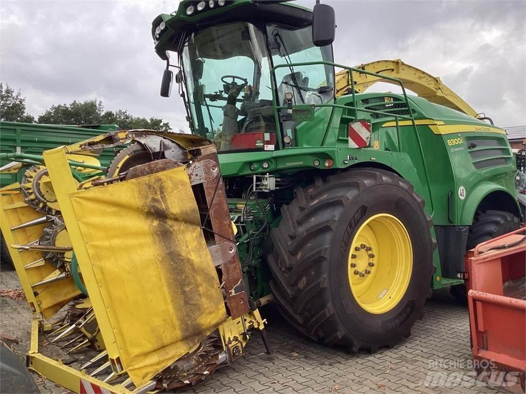 John Deere 8300 Önjáró szecskázók