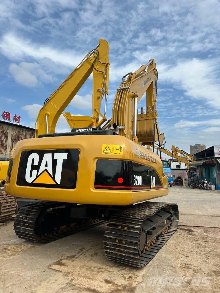 CAT 320 D Lánctalpas kotrók