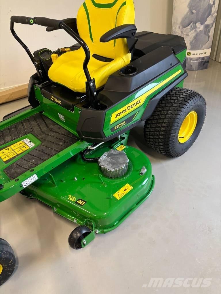 John Deere Z370R Ráülős fűnyírók