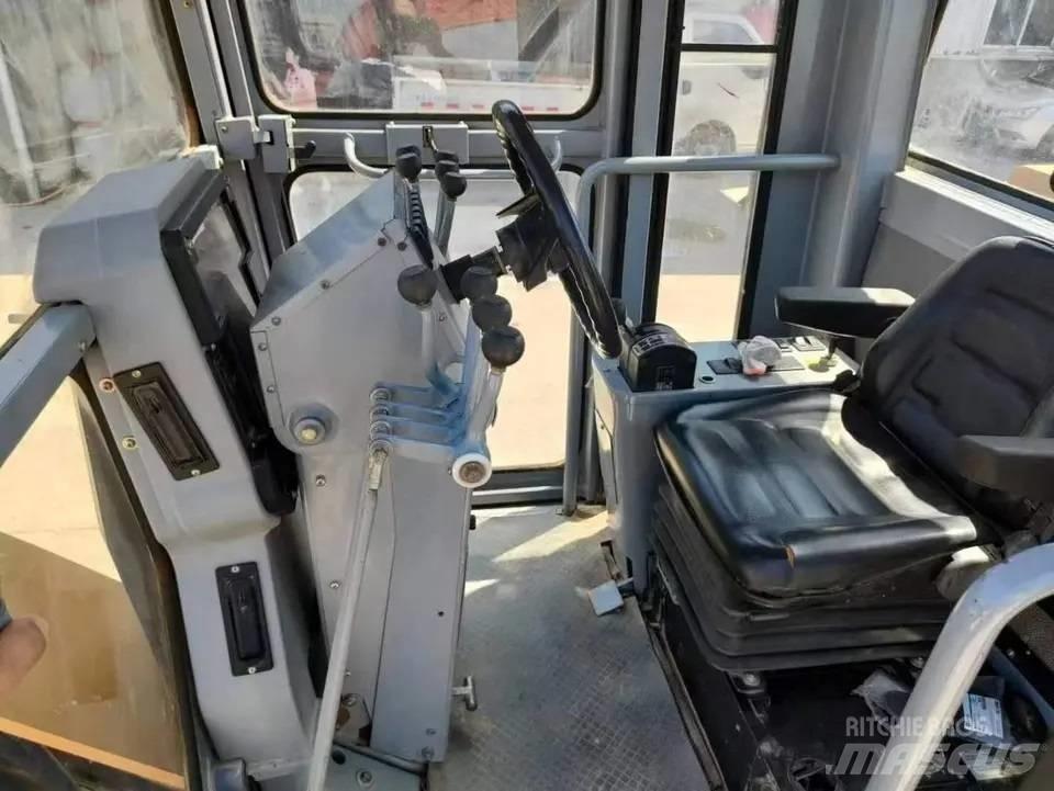 CAT 140 K Gréderek