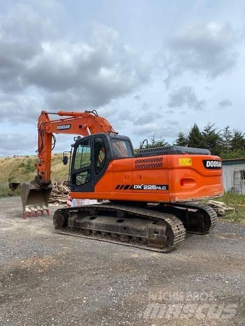 Doosan DX 225 NLC Lánctalpas kotrók