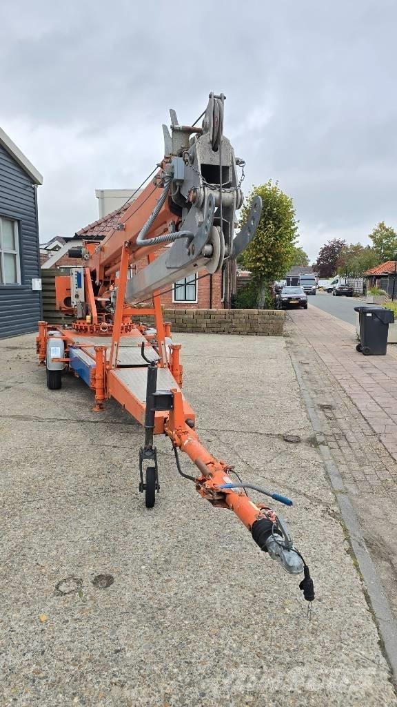 Böcker AHK 27/1000 Terepdaruk
