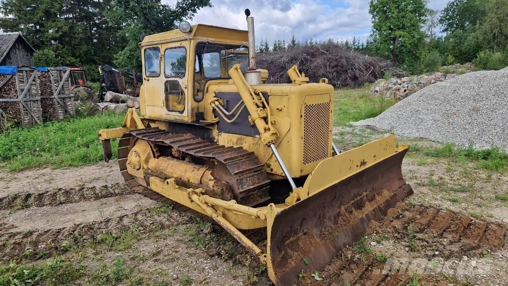 CAT D 4 D lánctalpas dózerek
