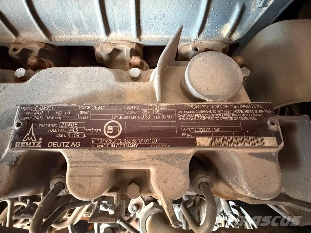 Terex TL 80 Gumikerekes homlokrakodók