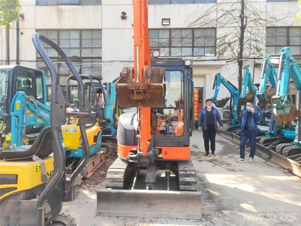 Hitachi ZX 30 U Mini kotrók < 7t