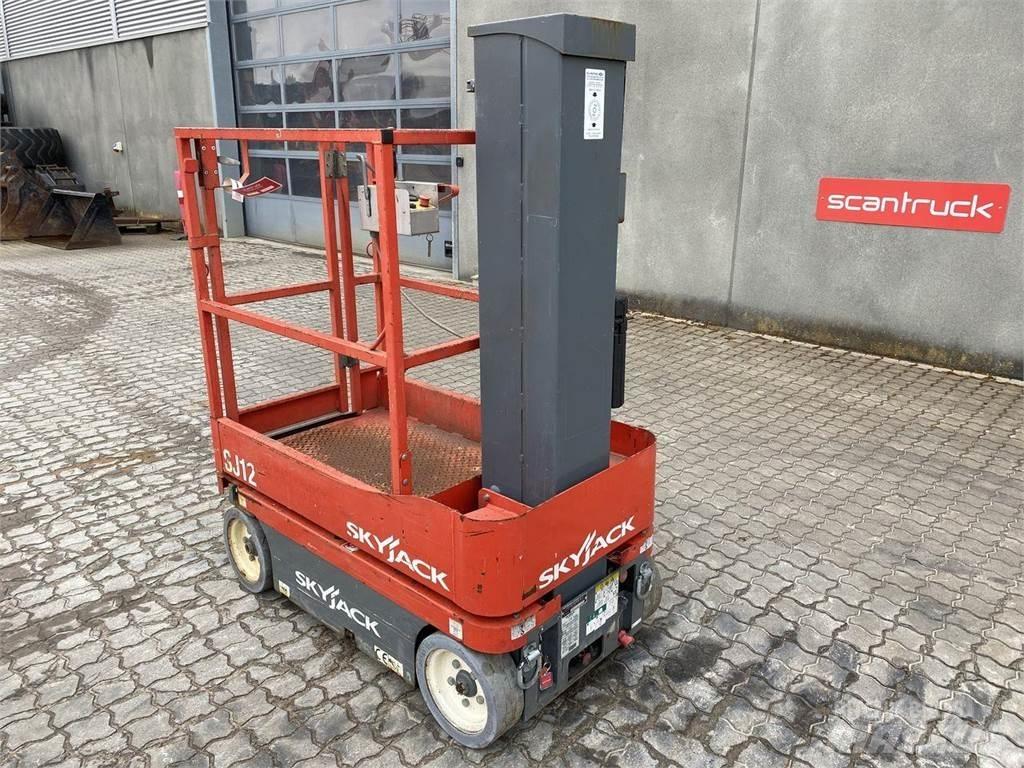 SkyJack SJ12 Személyemelők