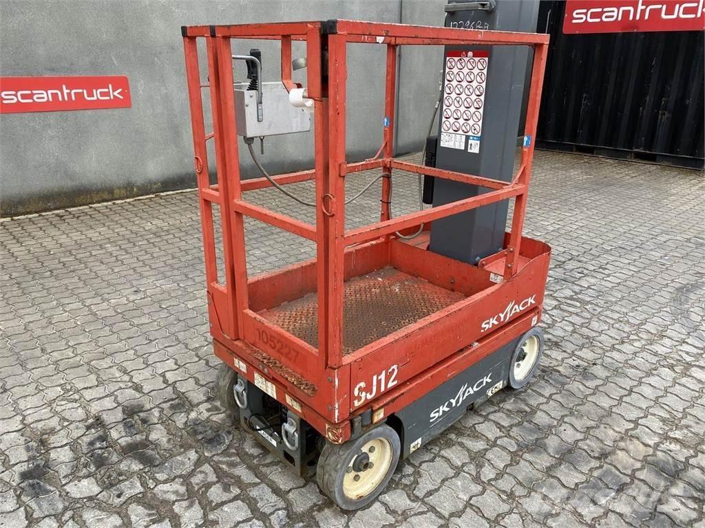 SkyJack SJ12 Személyemelők