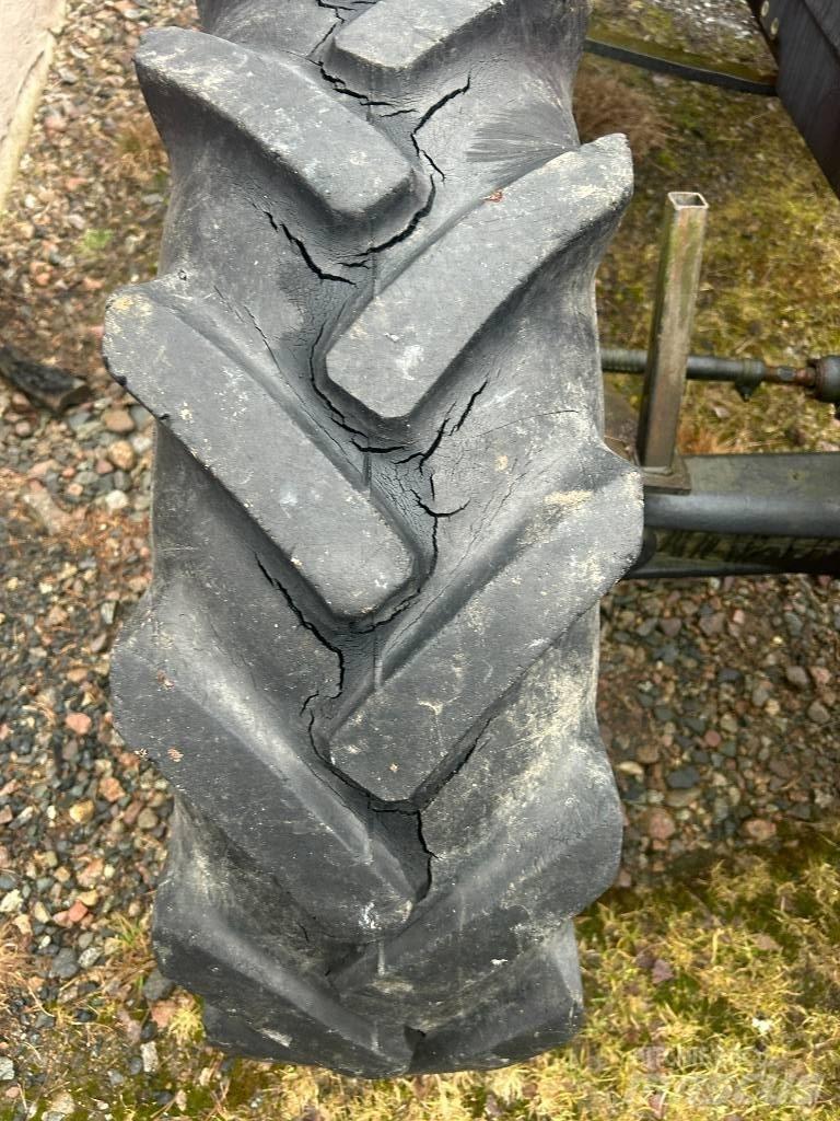Valmet 405-4 Traktorok