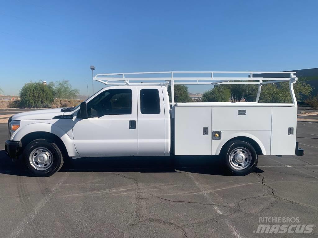 Ford F 350 Kis teherszállító/Platós kocsi