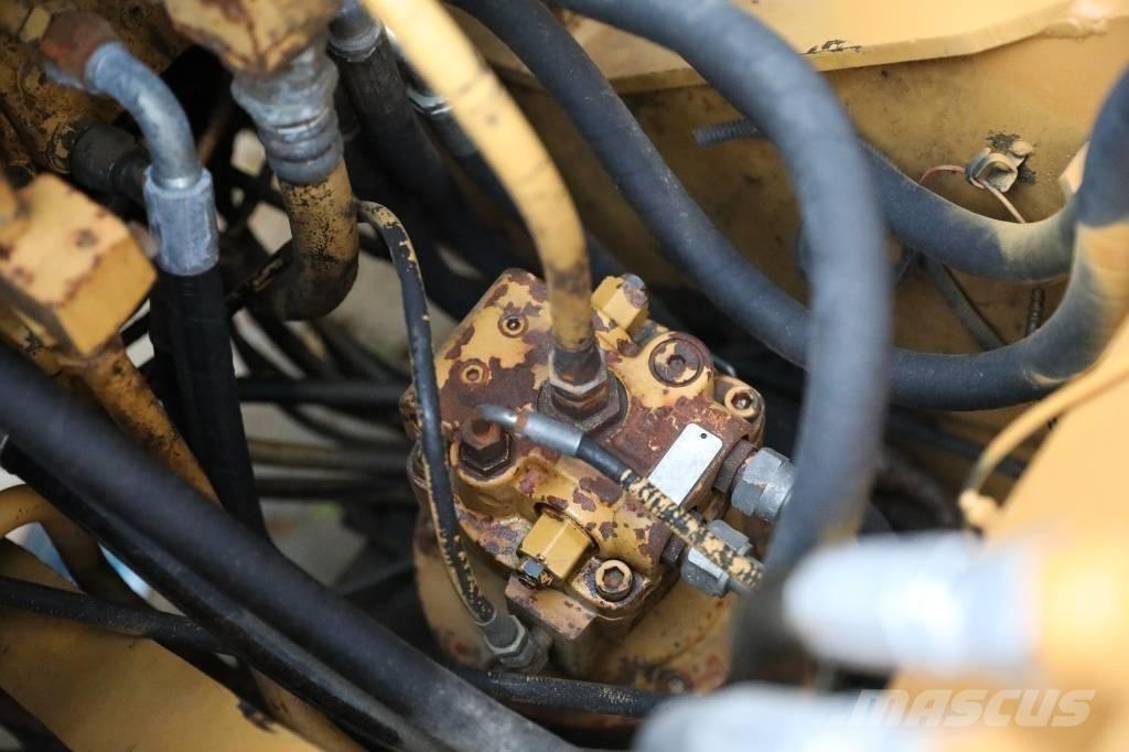 CAT E 70 B Mini kotrók < 7t