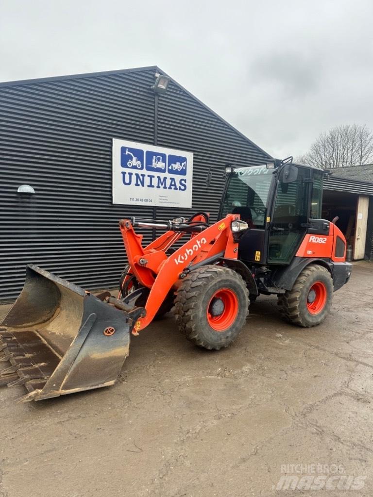 Kubota R 082 Gumikerekes homlokrakodók