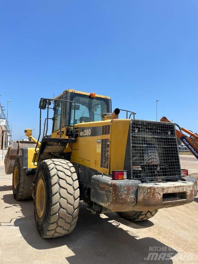 Komatsu WA 380 Gumikerekes homlokrakodók