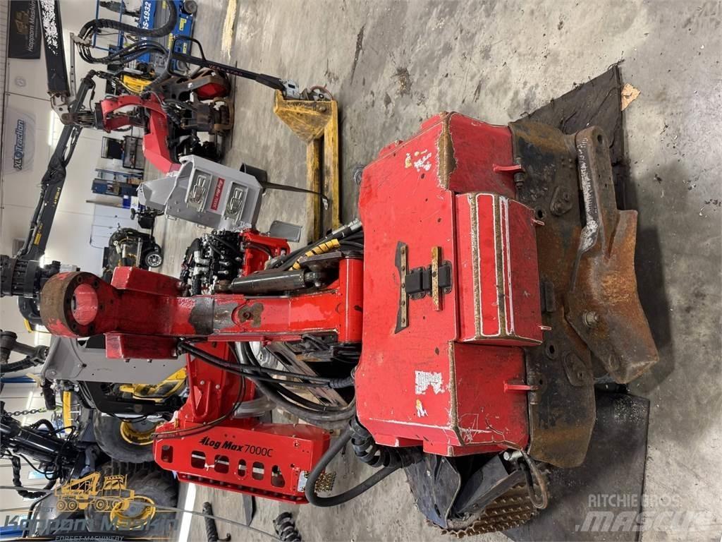 Komatsu S132 Betakarító fejek