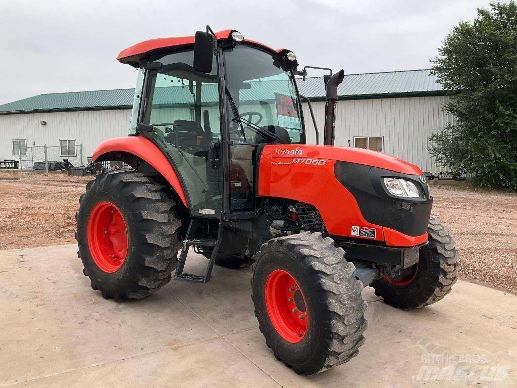 Kubota M 7060 Traktorok