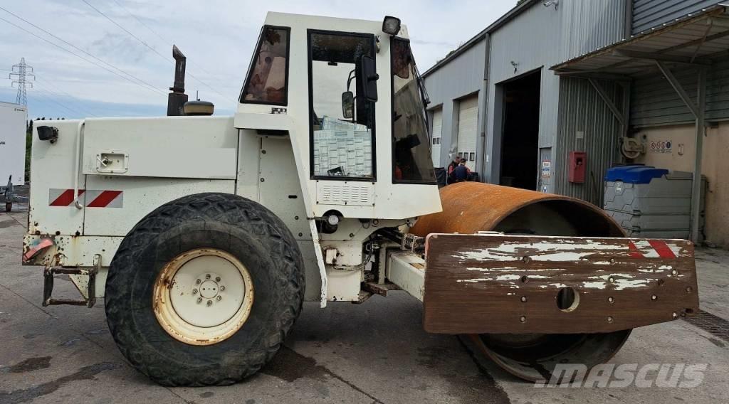 CAT CS583 C Egydobos hengerek