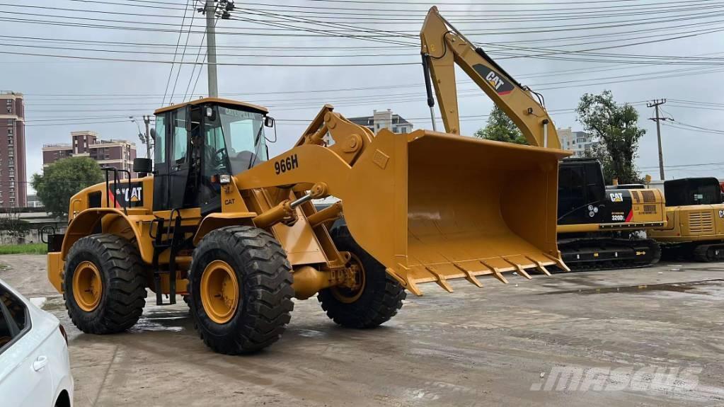 CAT 966 H Gumikerekes homlokrakodók