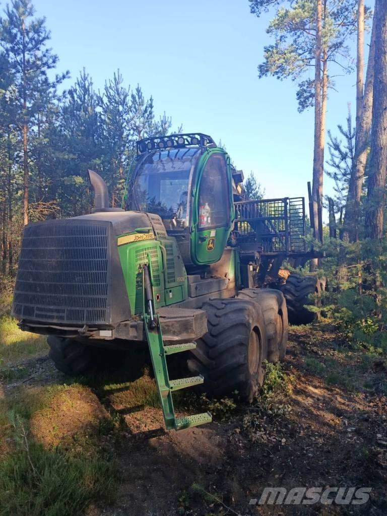 John Deere 1510 IT4 Kihordók