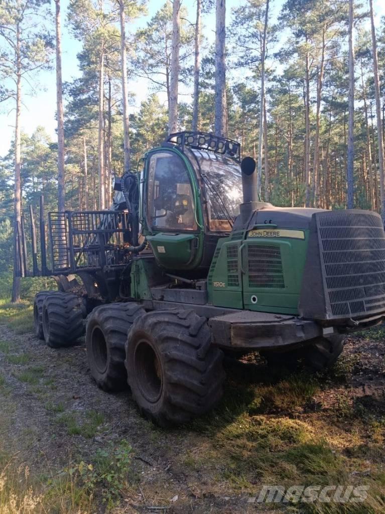 John Deere 1510 IT4 Kihordók