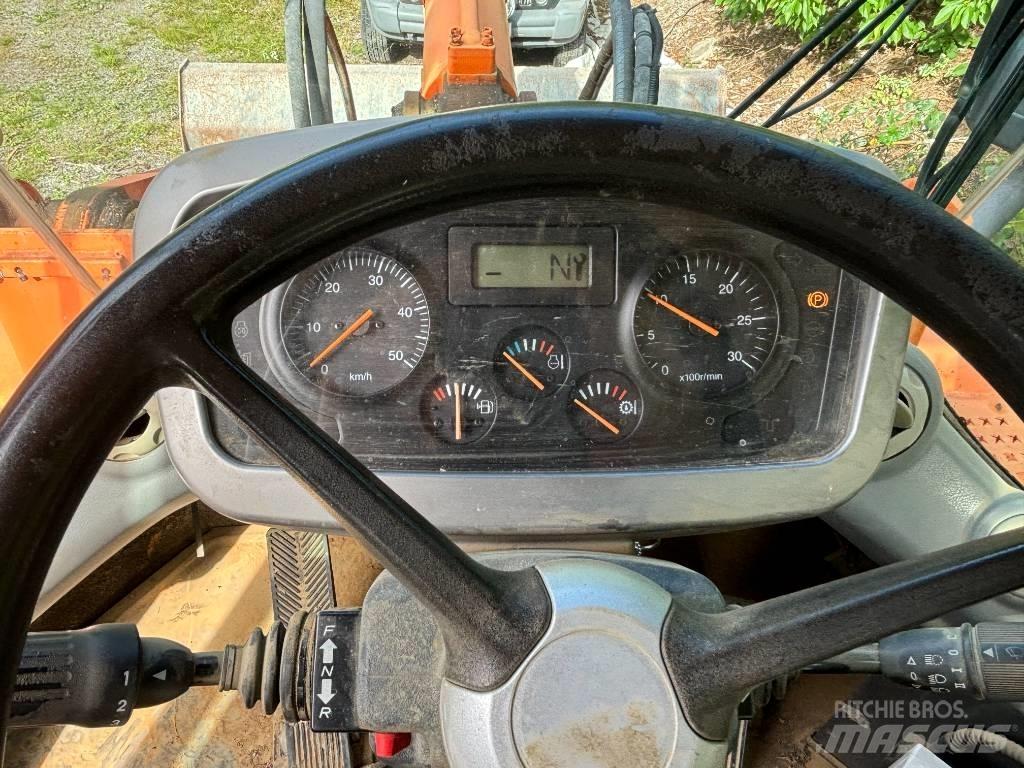 Doosan DL 250Z Gumikerekes homlokrakodók