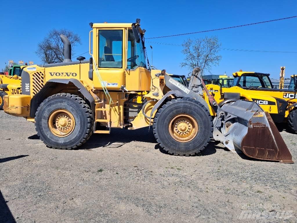 Volvo L 90 E Gumikerekes homlokrakodók