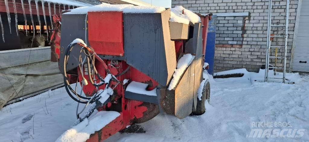 Kuhn Primor 3560 Bála aprító, vágó, csomagoló