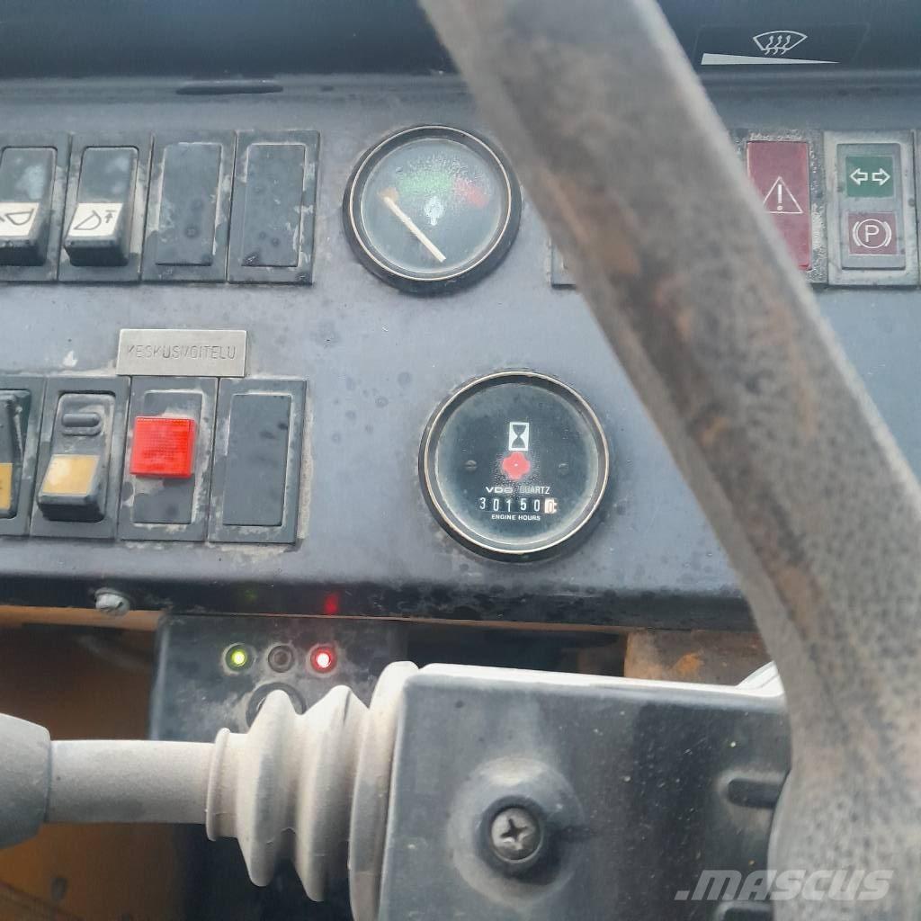 Volvo L 90 Gumikerekes homlokrakodók