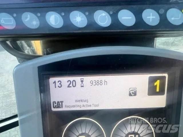 CAT M 318 F Gumikerekes kotrók