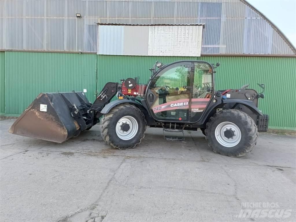 CASE 742 Farmlift Teleszkópos rakodók