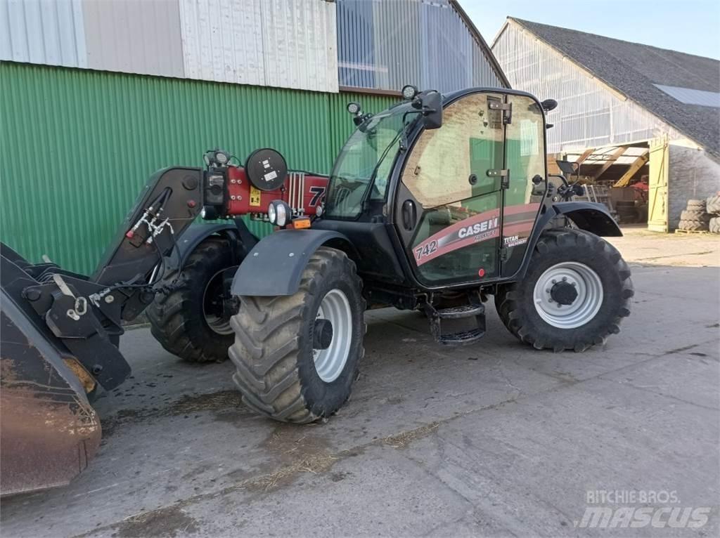 CASE 742 Farmlift Teleszkópos rakodók