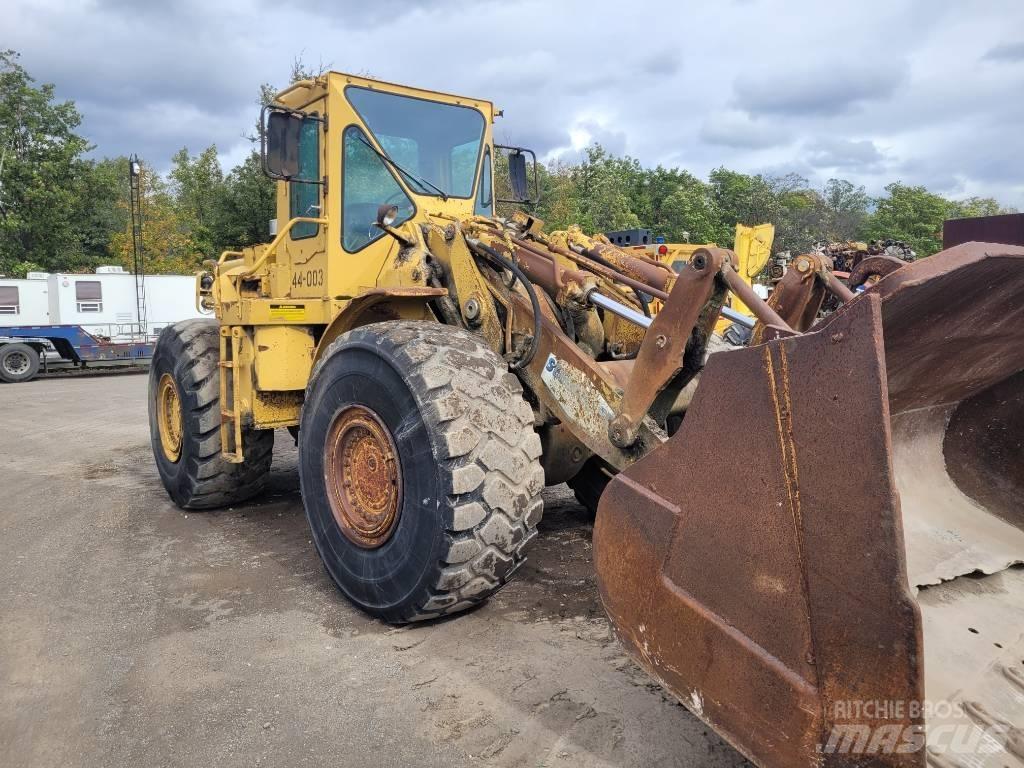 CAT 980 B Gumikerekes homlokrakodók