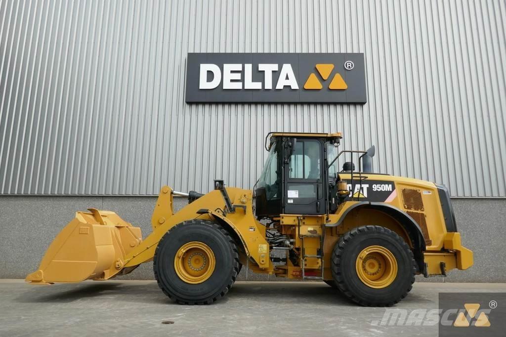 CAT 950M Gumikerekes homlokrakodók