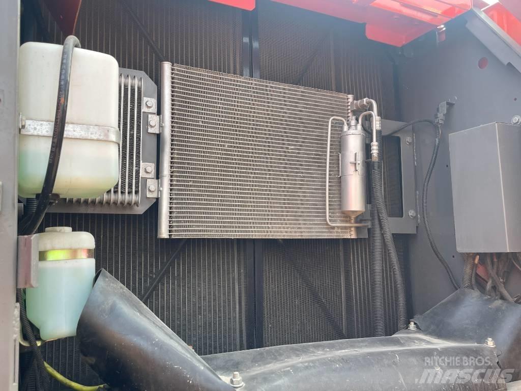 Hitachi 210LC Lánctalpas kotrók