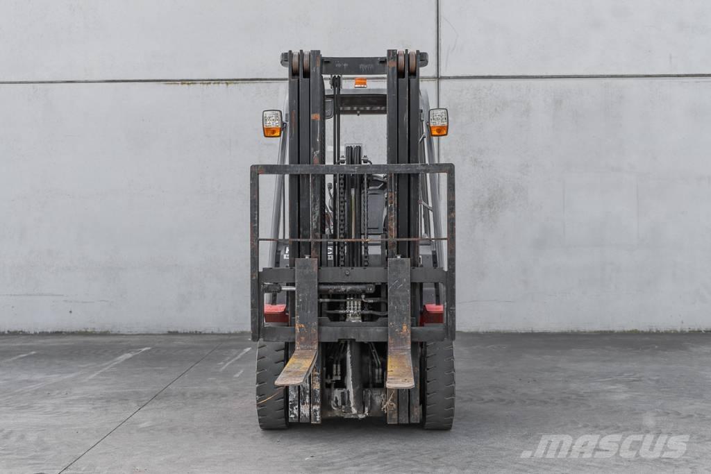 Manitou MI 25 D Dízel targoncák