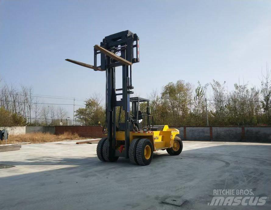 Komatsu FD 200 Dízel targoncák