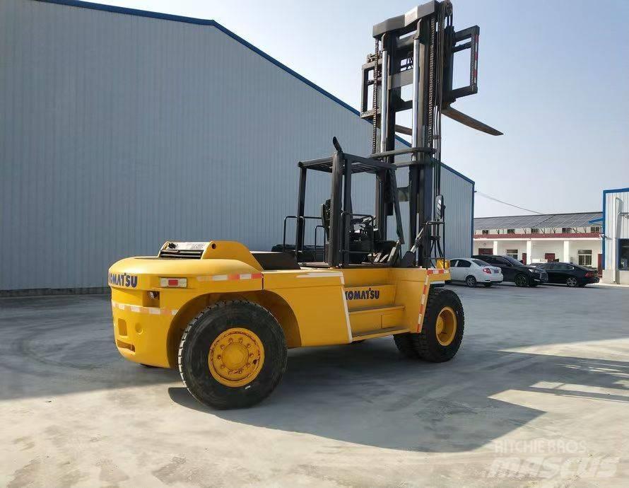 Komatsu FD 200 Dízel targoncák