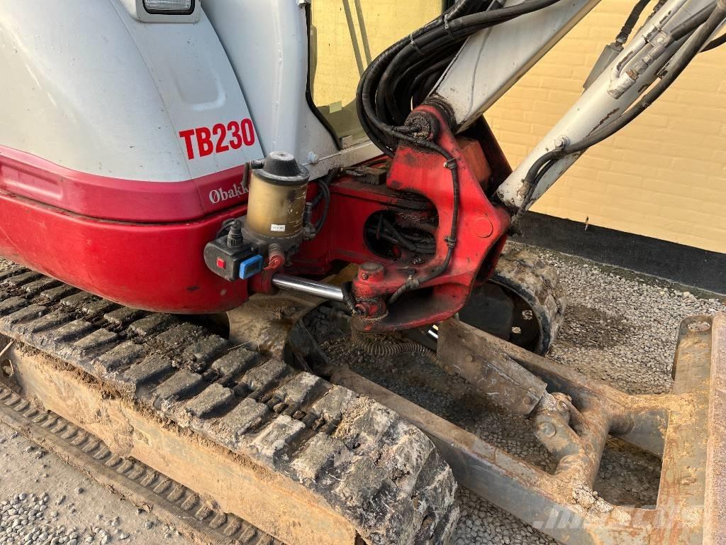 Takeuchi TB 320 Mini kotrók < 7t