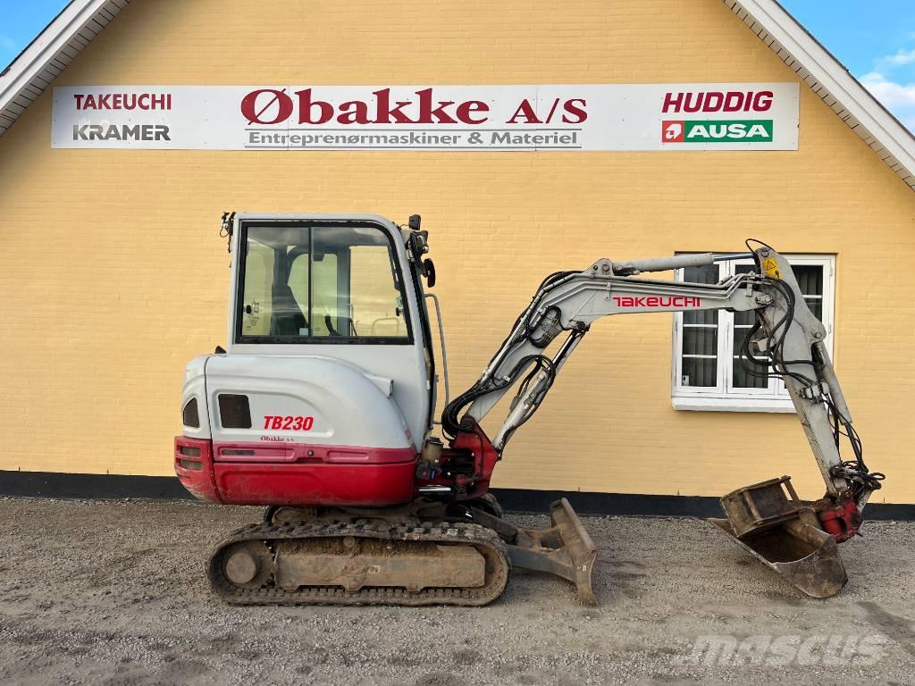 Takeuchi TB 320 Mini kotrók < 7t