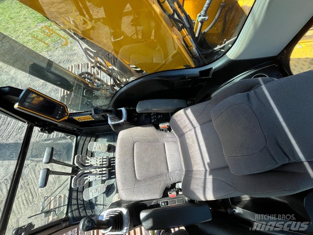 JCB JS 220 LC Lánctalpas kotrók