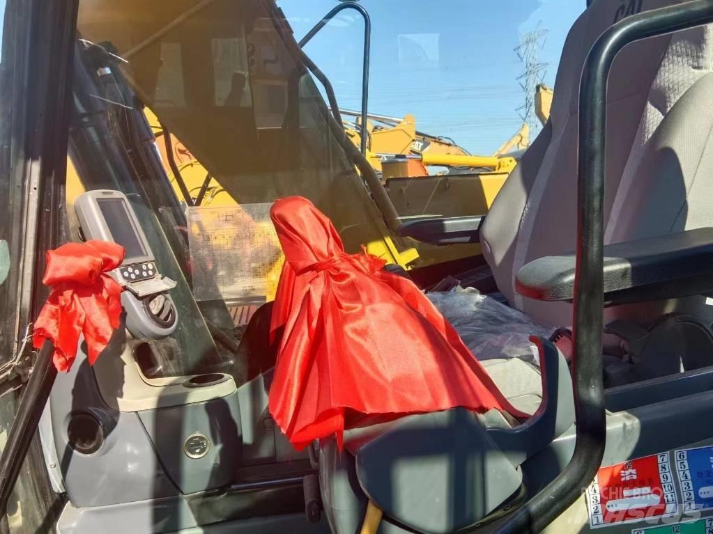 CAT 313D2GC Lánctalpas kotrók