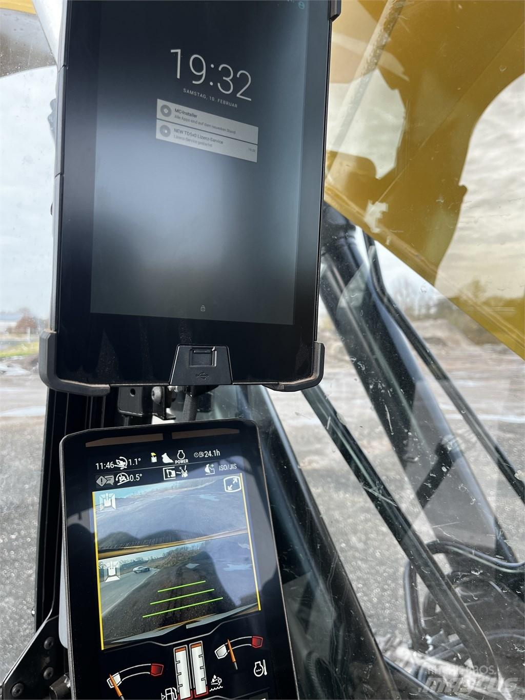 CAT 320 Lánctalpas kotrók