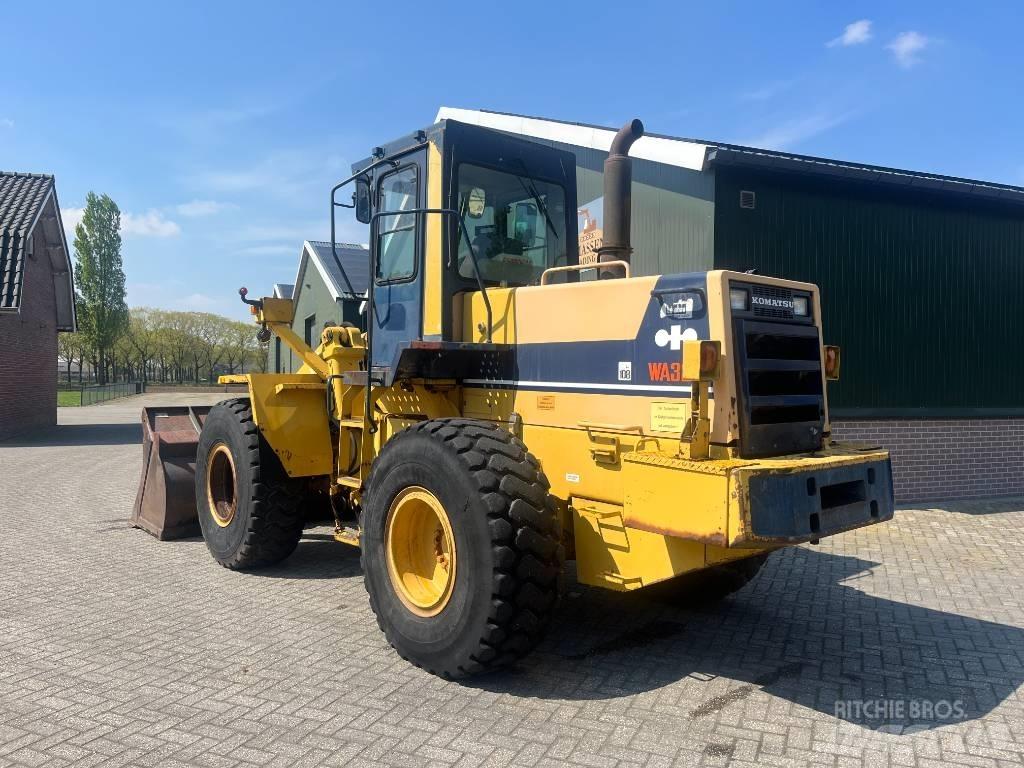 Komatsu WA 320-1 Gumikerekes homlokrakodók