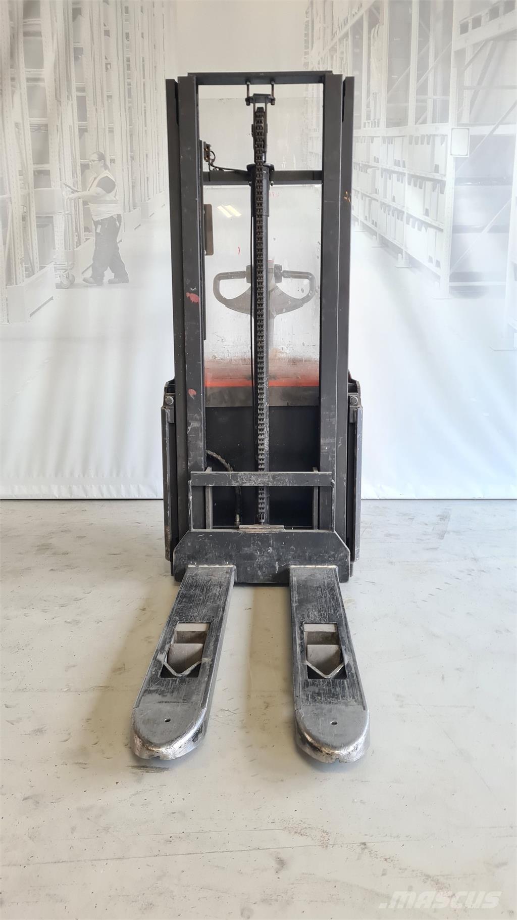 Toyota SWE120 Elektromos gyalogkíséretű targoncák