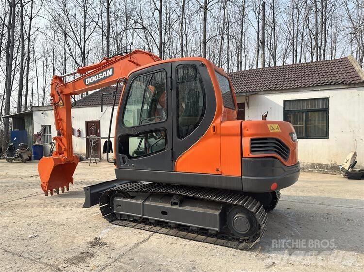 Doosan DX75 Mini kotrók < 7t