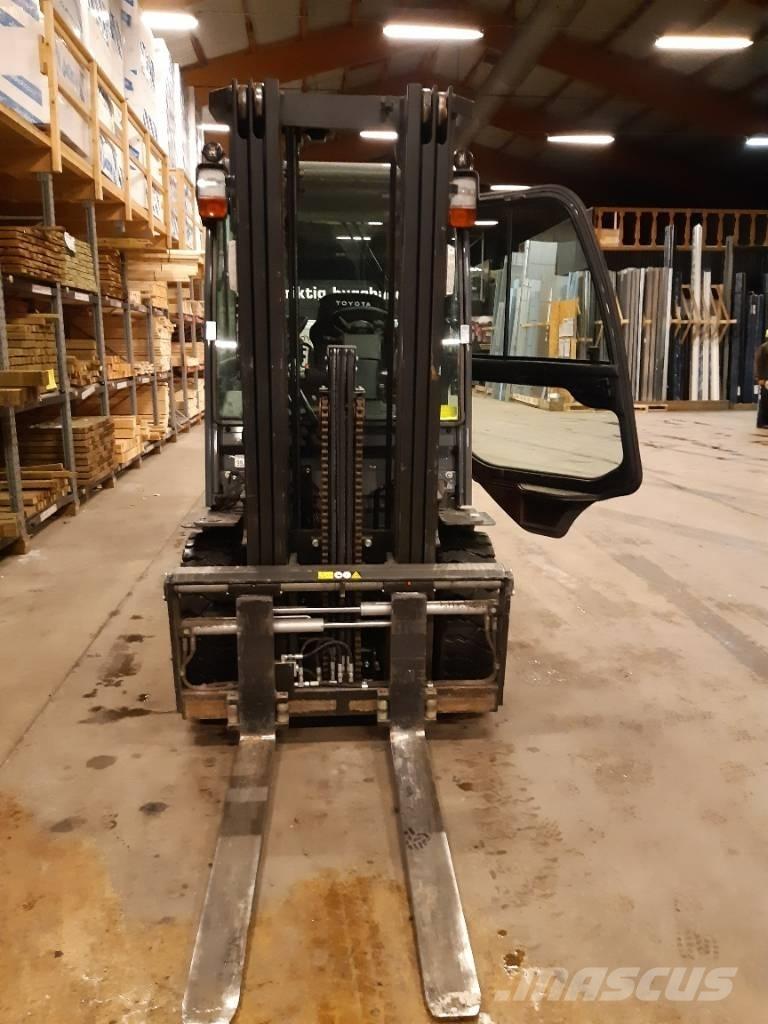 Toyota 02-8FDF30 Dízel targoncák