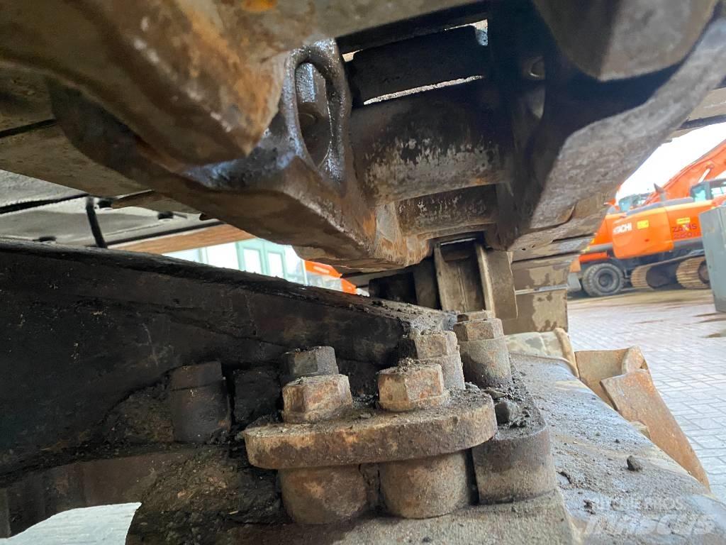 Hitachi ZX 460 Lánctalpas kotrók