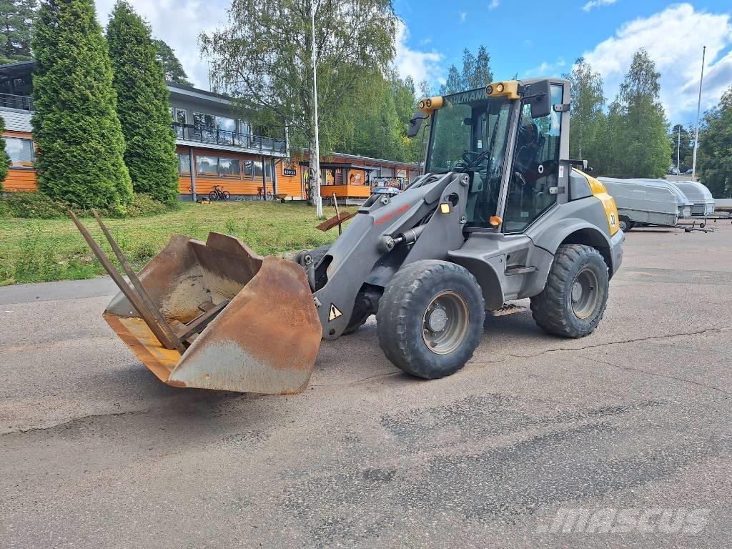 Ahlmann AF 1200 Gumikerekes homlokrakodók