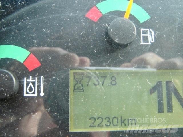 CAT 906 M Gumikerekes homlokrakodók