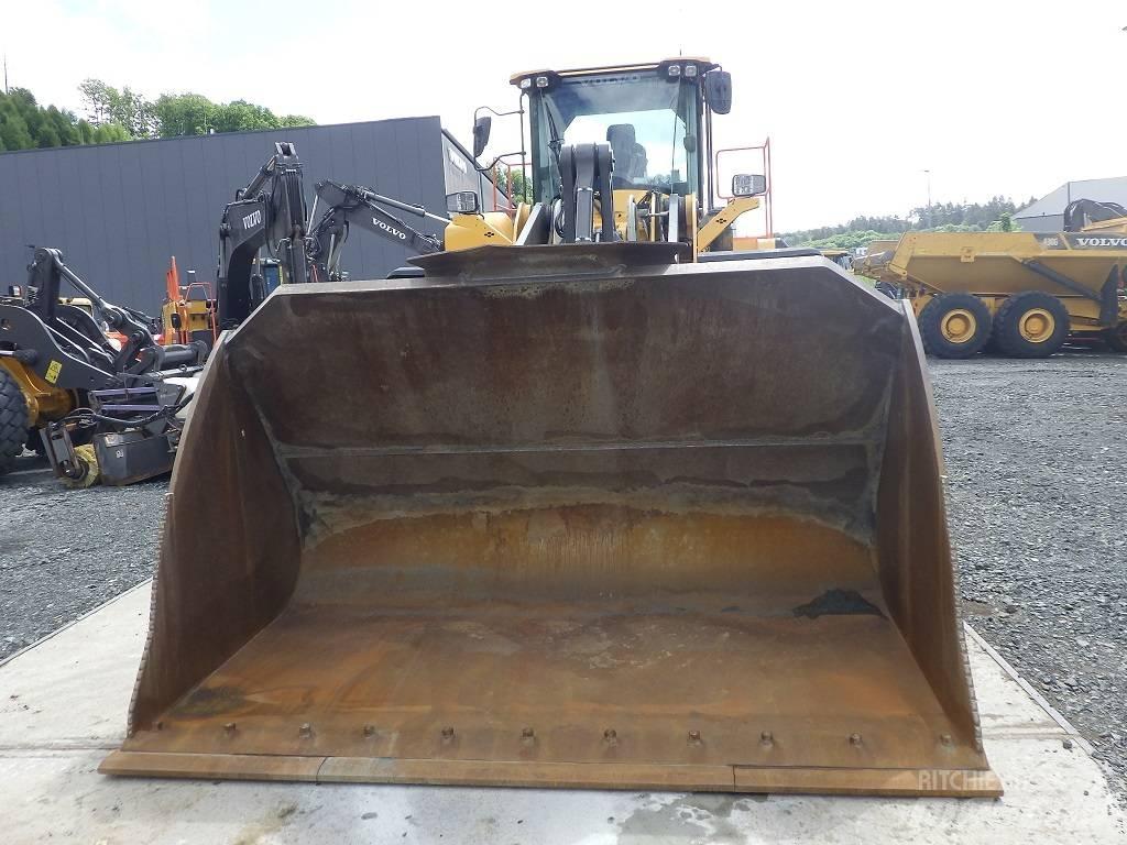 Volvo L 220 H Gumikerekes homlokrakodók
